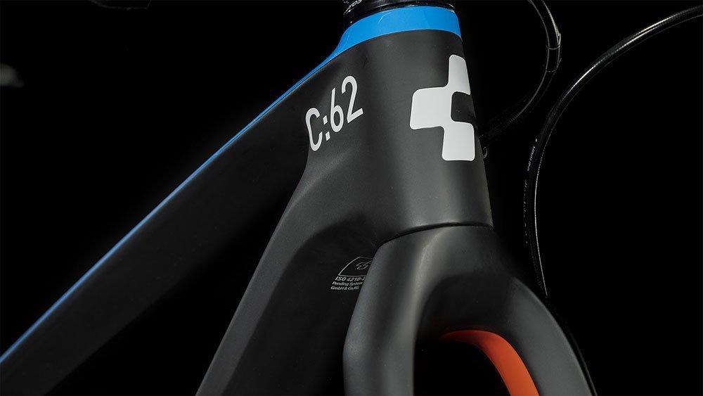 CUBE-Elite-240-C62-Pro-carbon-n-blue-n-red-722840-6-1.jpg