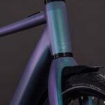Cube-Editore-Hybrid-SLT-400X-FE-grigio-smeraldo-e-prisma.jpg